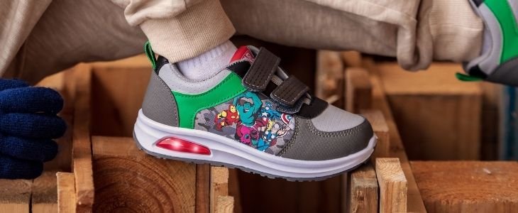 Light shoes for kids avengers